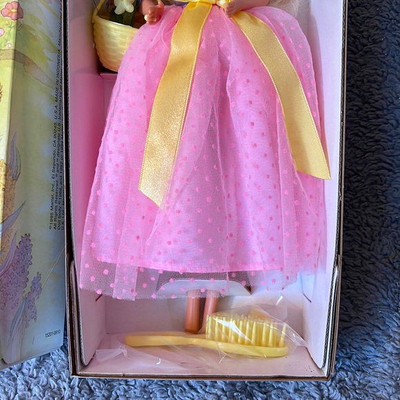 - - ✨ Vintage NRFB Spring Blossom Barbie ~ Avon exclusive - Picture 4 of 13